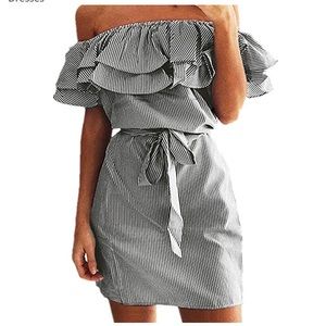 Off the shoulder ruffle striped dress 👗